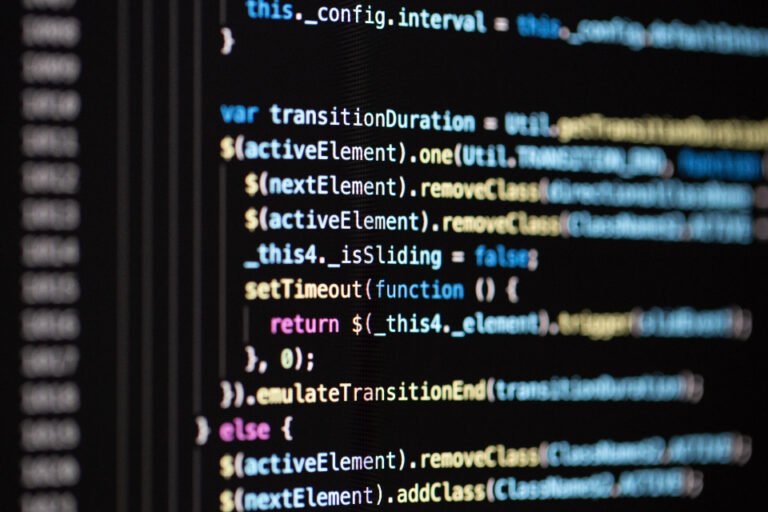 Code source affiché dans un éditeur de texte sur fond sombre